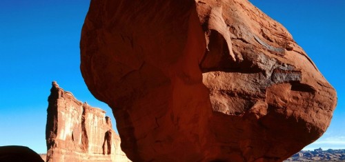 Balanced_Rock_near_the_Tower_of_Babel